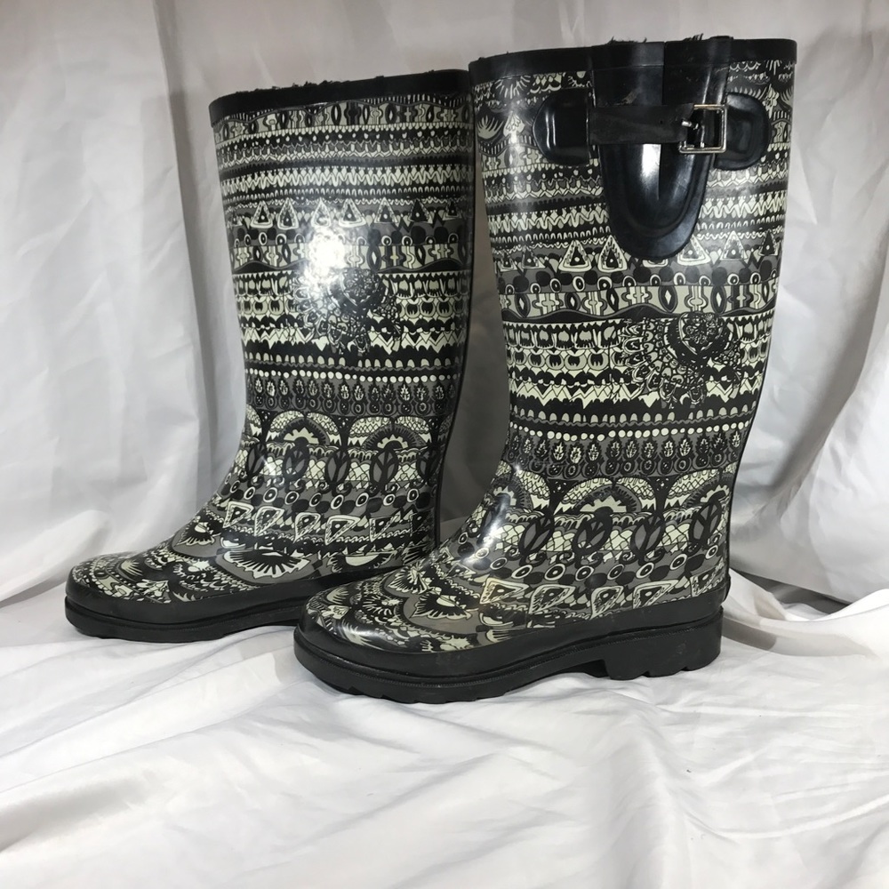 ☔️ BLACK & WHITE SAKROOT TALL RAIN BOOTS☔️